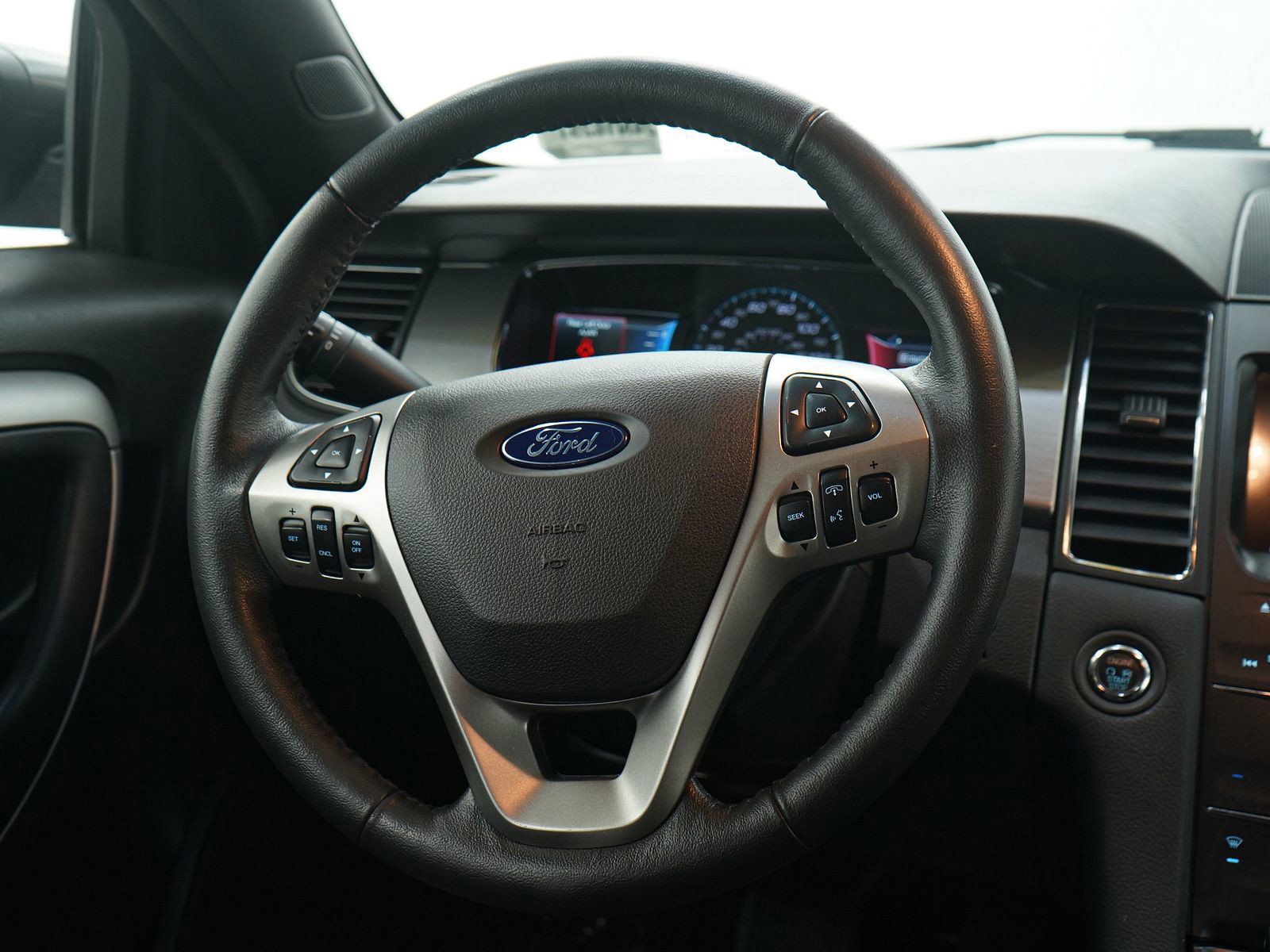 Used 2018 Ford Taurus SEL w/ Equipment Group 201A image 16