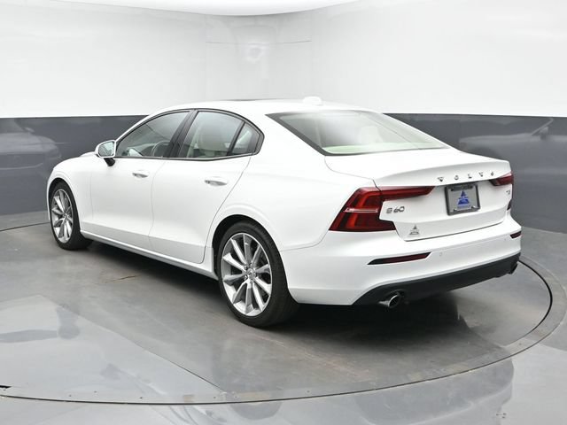 Used 2021 Volvo S60 T5 Momentum w/ Premium Package FWD image 8