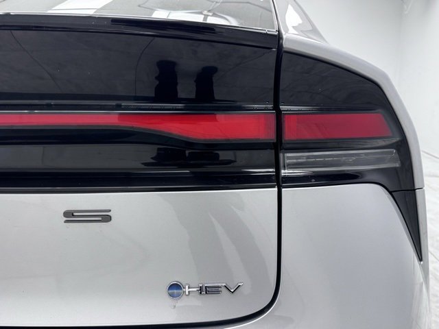 Used 2024 Toyota Prius LE image 15