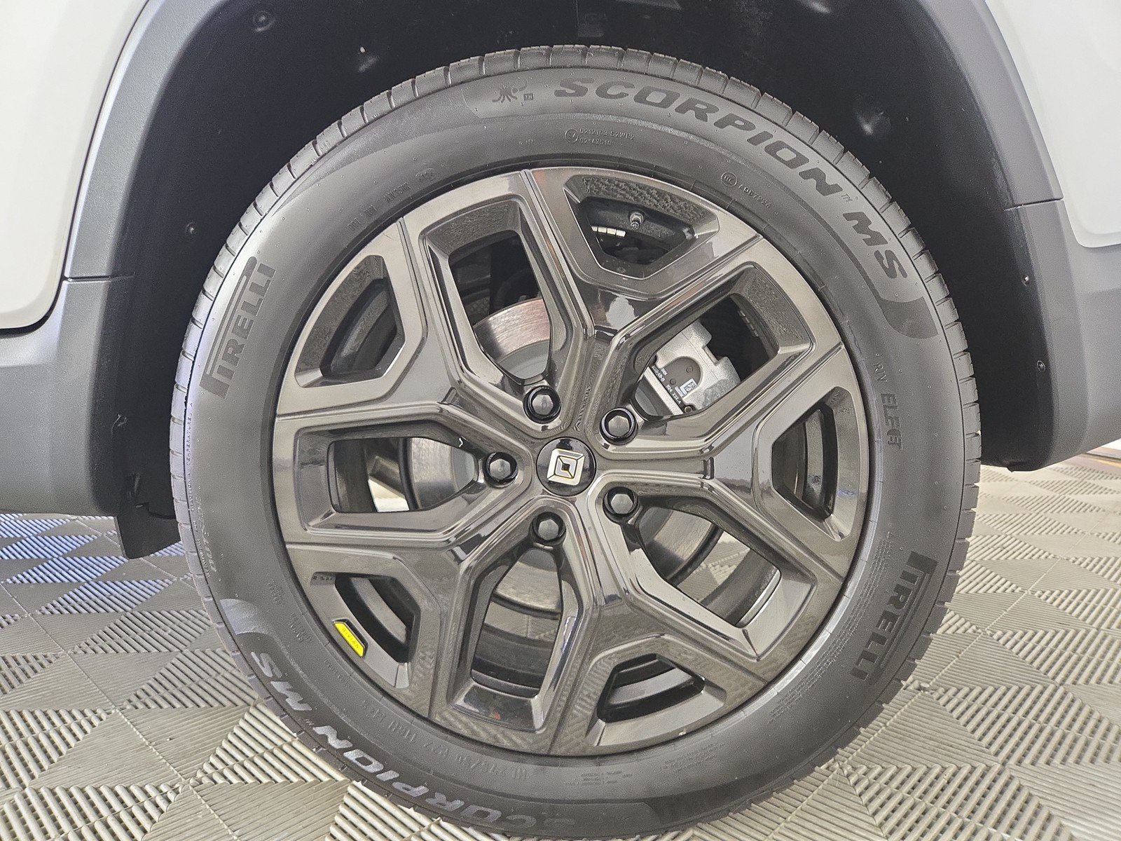 Used 2025 Rivian R1T Adventure AWD/4WD image 10
