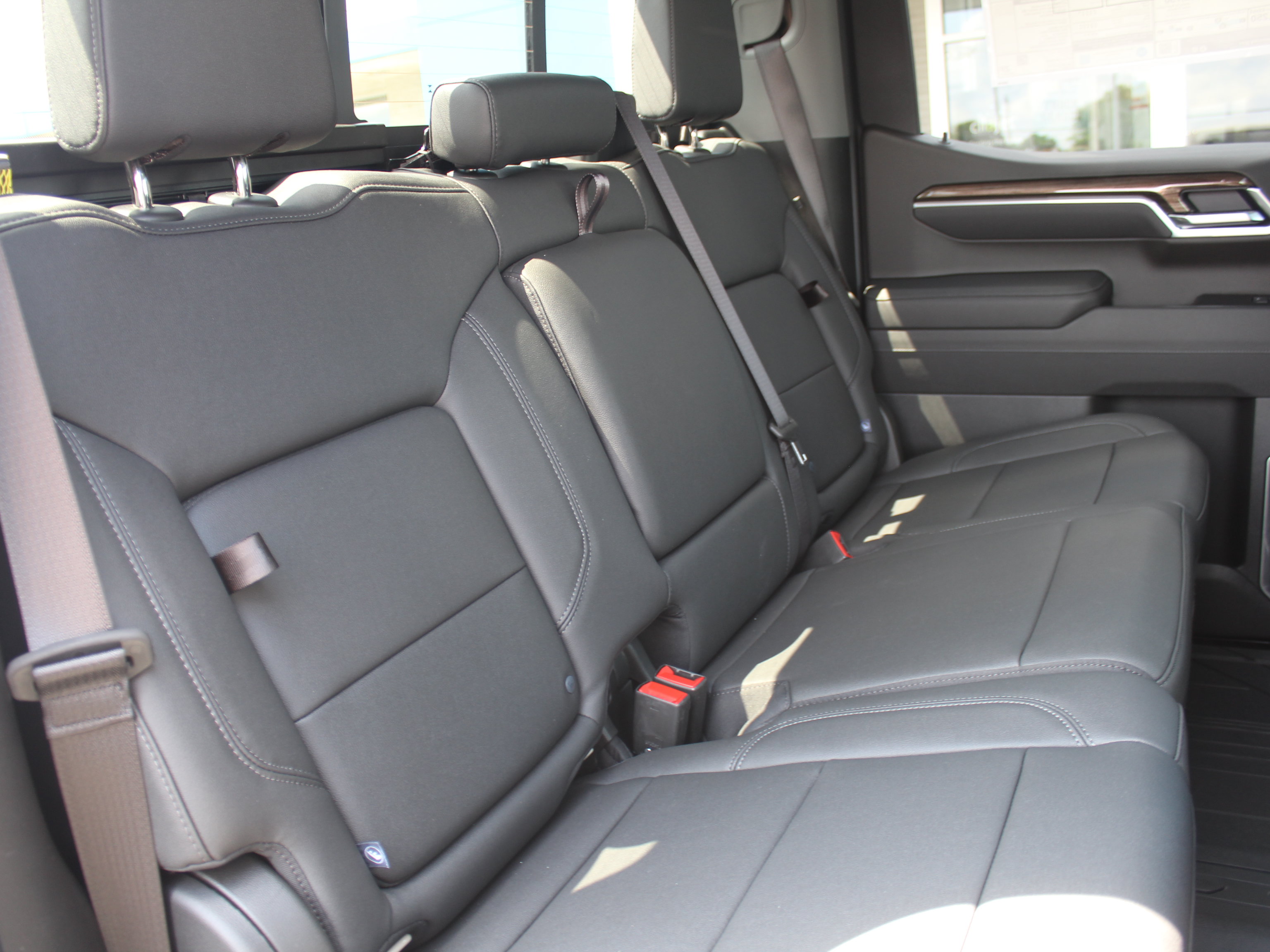 New 2026 Chevrolet Silverado 1500 RST w/ Dark Appearance Package AWD/4WD image 16