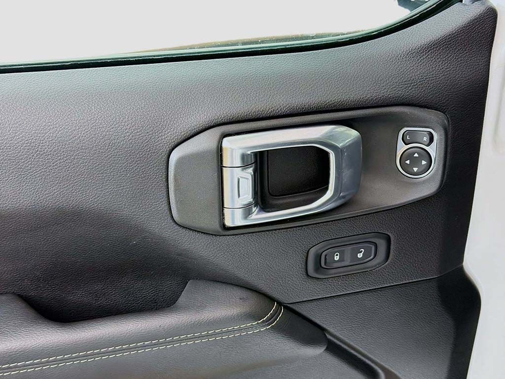 Used 2023 Jeep Gladiator Overland AWD/4WD image 28