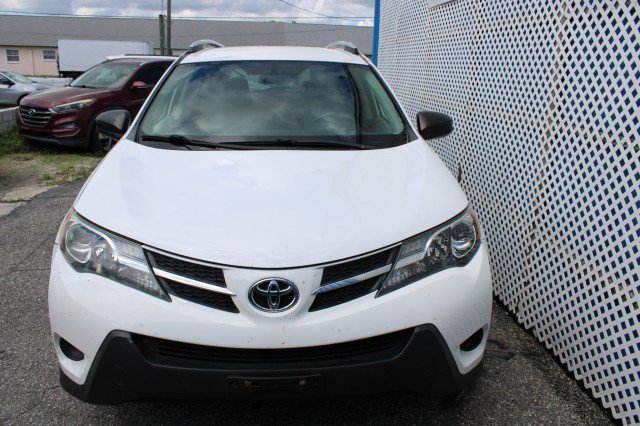 Used 2013 Toyota RAV4 LE FWD image 2