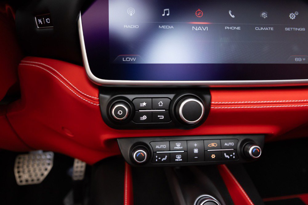 Certified 2020 Ferrari Portofino image 98