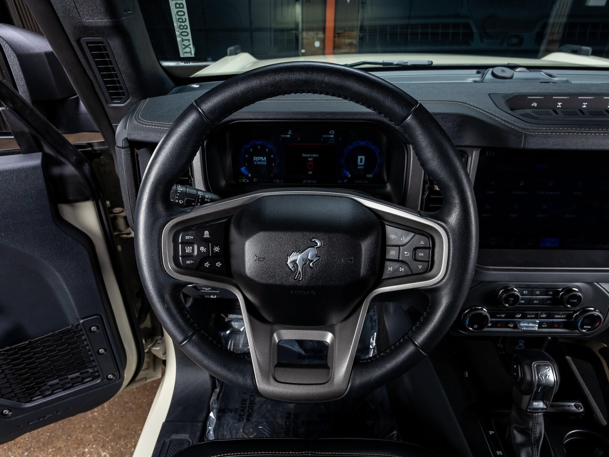 Used 2025 Ford Bronco Badlands AWD/4WD image 17
