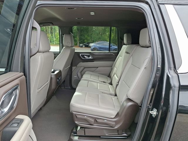 Used 2022 Chevrolet Suburban LT image 13