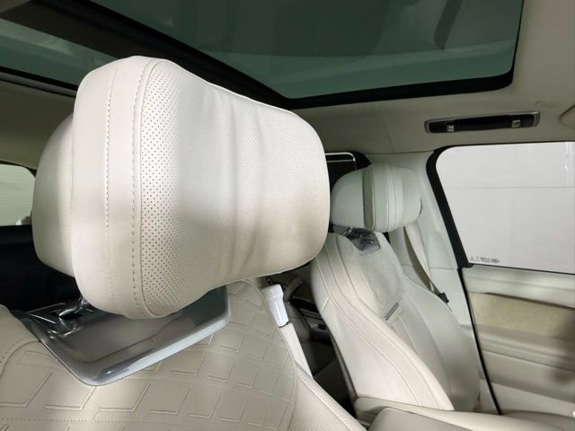Used 2023 Land Rover Range Rover SV image 33