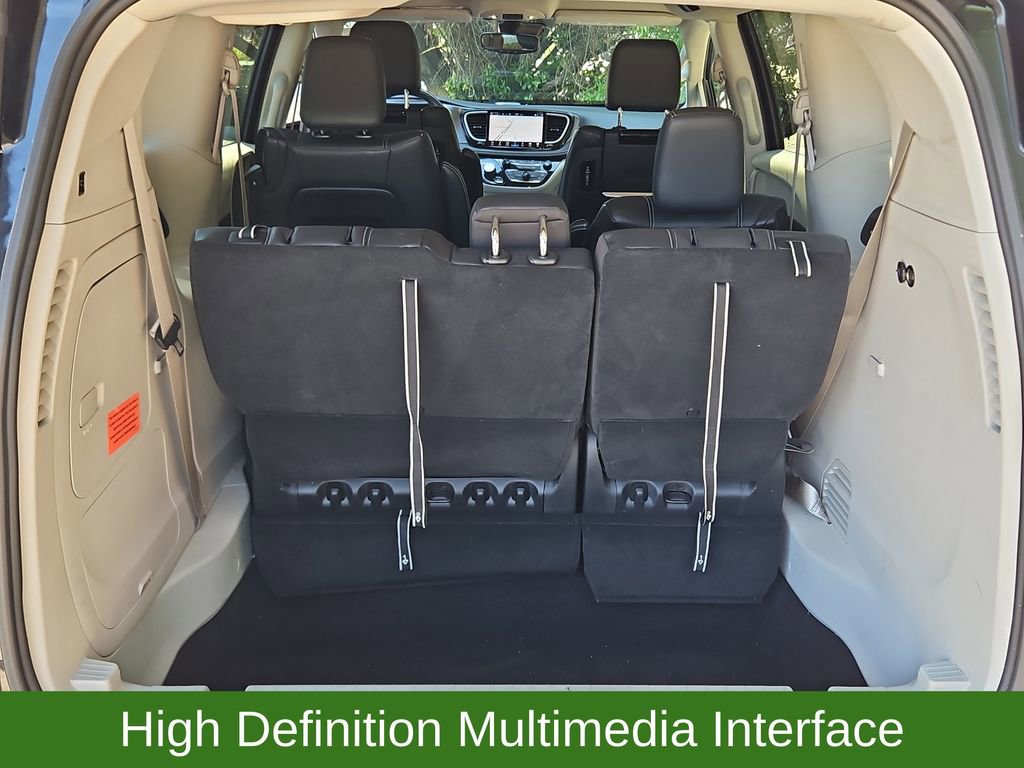 Used 2022 Chrysler Pacifica Touring-L w/ Uconnect Theater Family Group FWD image 30