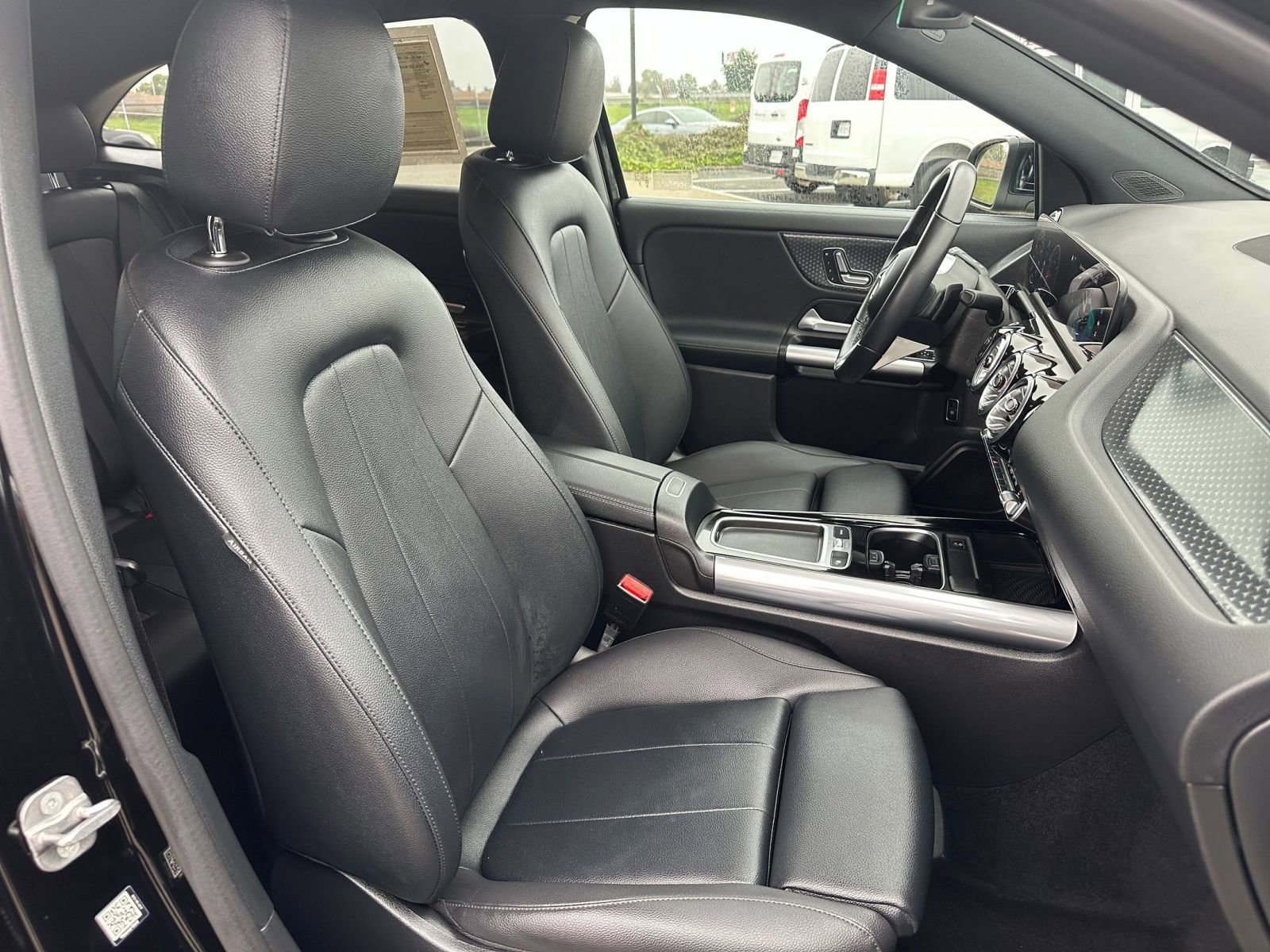 Used 2025 Mercedes-Benz GLA 250 4MATIC image 37