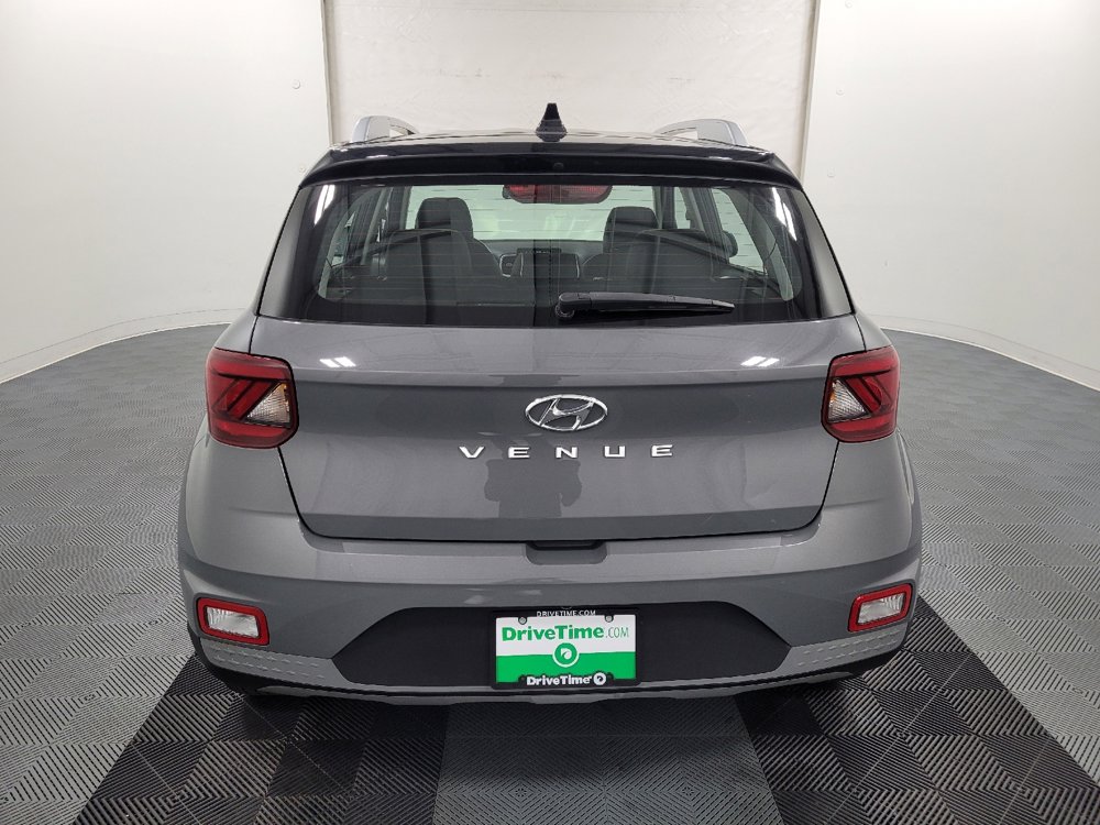 Used 2022 Hyundai Venue Limited image 6