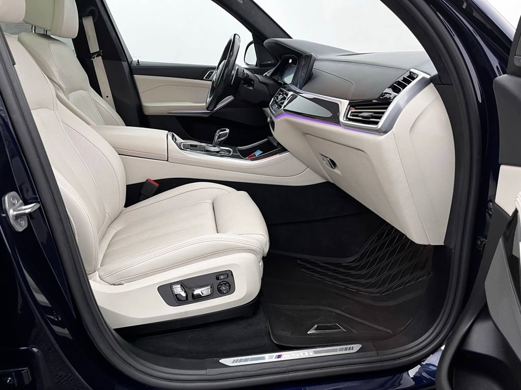 Used 2022 BMW X5 M50i w/ Executive Package image 34