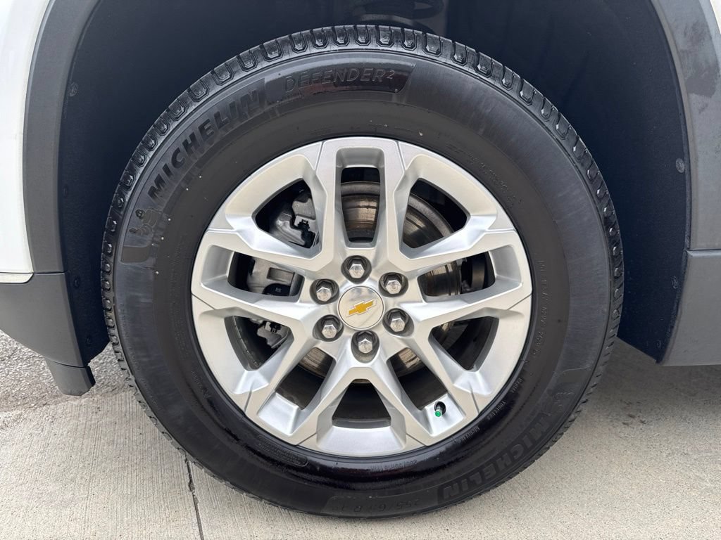 Used 2021 Chevrolet Traverse LT FWD image 43