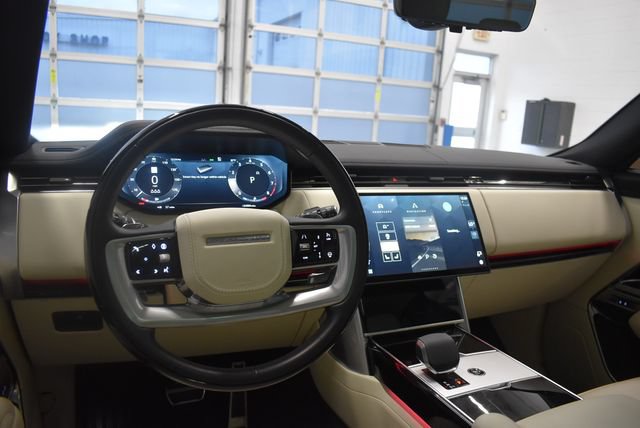 Used 2025 Land Rover Range Rover SE AWD/4WD image 22