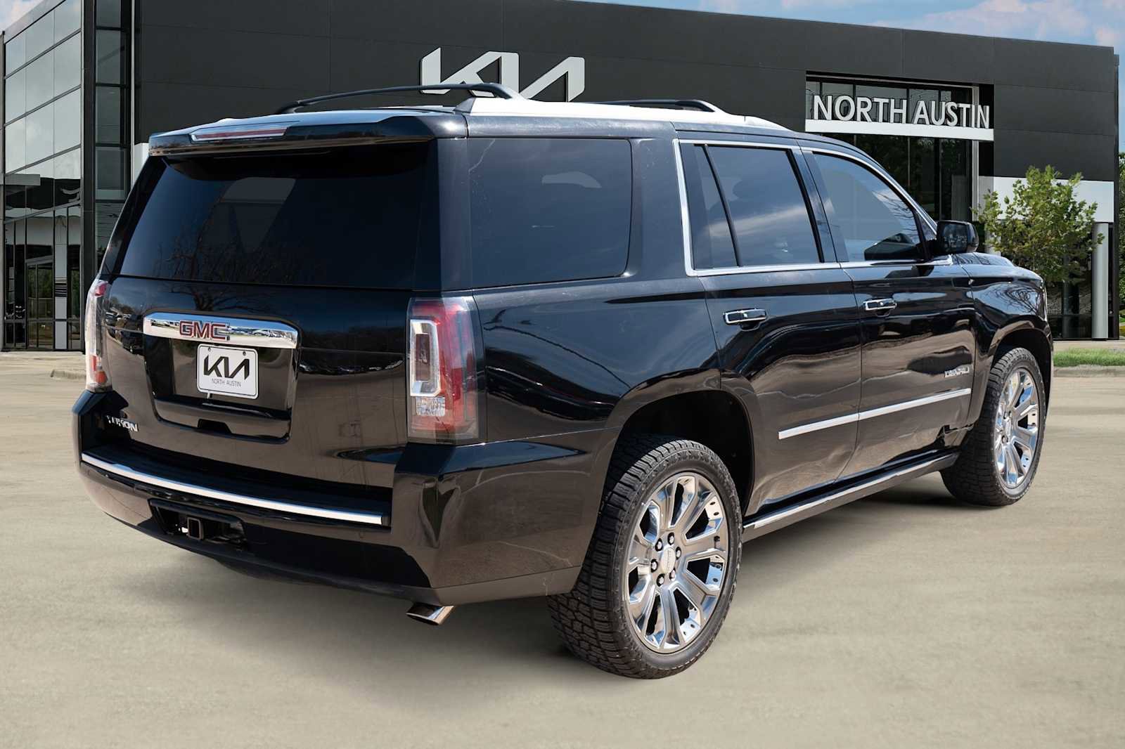 Used 2015 GMC Yukon Denali w/ Premium Package image 6