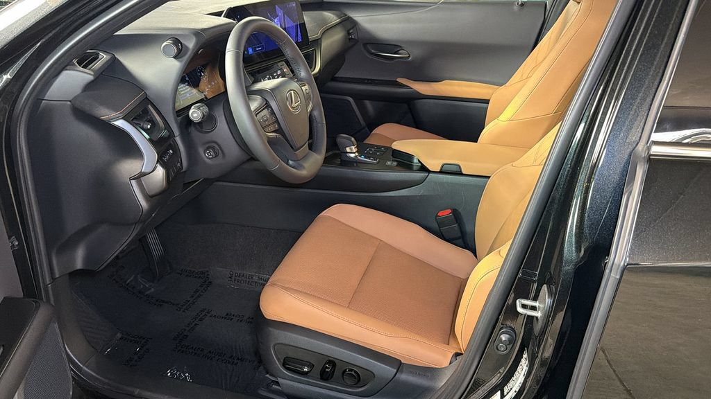 Certified 2025 Lexus UX 300h AWD w/ Accessory Package (Z2) image 20