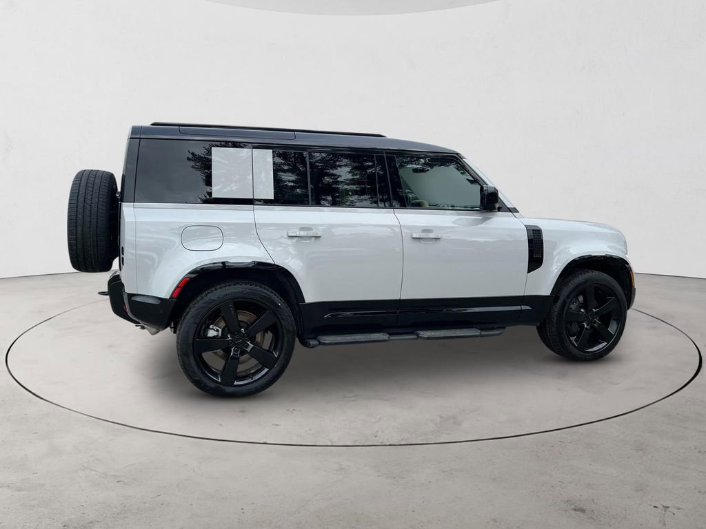 New 2026 Land Rover Defender 110 X-Dynamic SE image 6