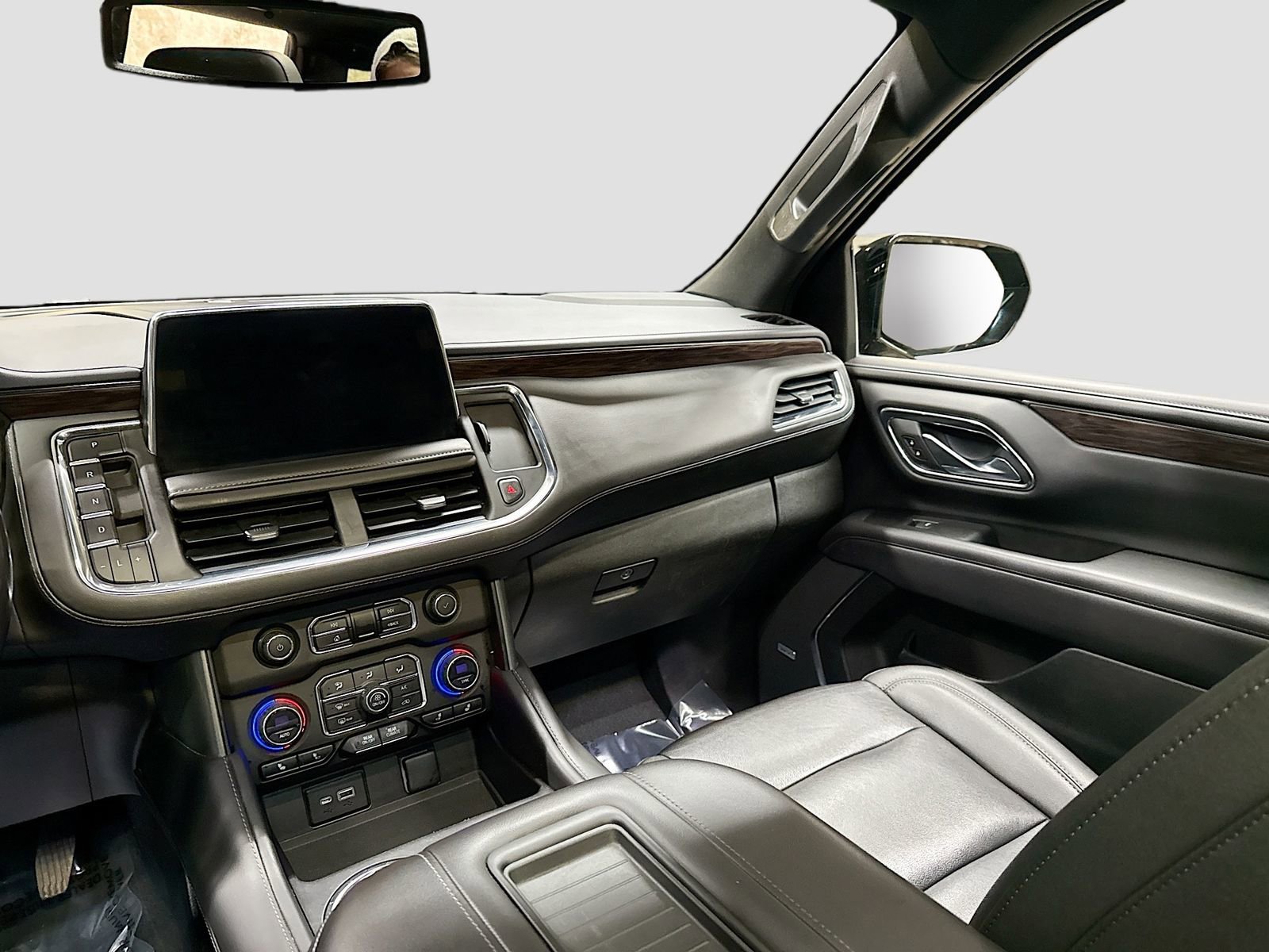 Used 2023 Chevrolet Suburban Z71 w/ Luxury Package image 28