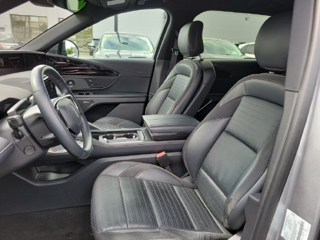 Certified 2024 Lincoln Nautilus Reserve w/ Equipment Group 202A AWD/4WD image 5