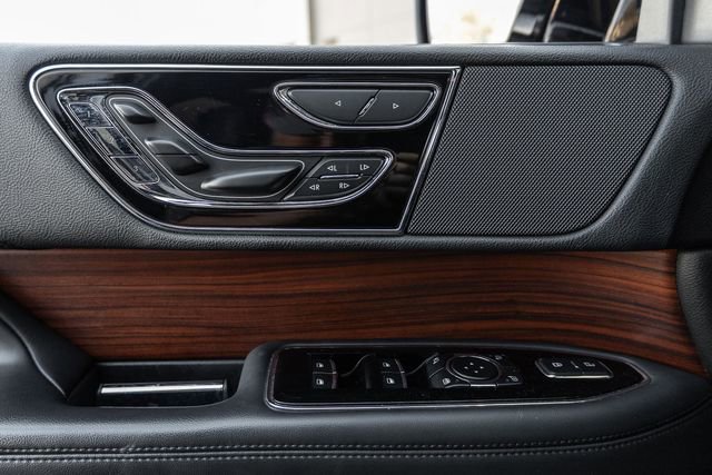 Used 2024 Lincoln Navigator Reserve image 12