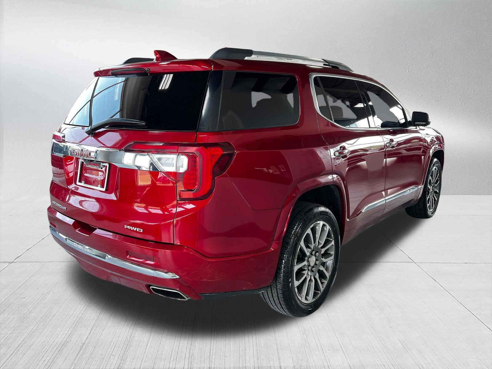 Used 2021 GMC Acadia Denali w/ GMC Pro Grade Package AWD/4WD image 4