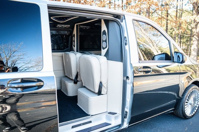 Used 2017 Mercedes-Benz Metris Passenger image 33