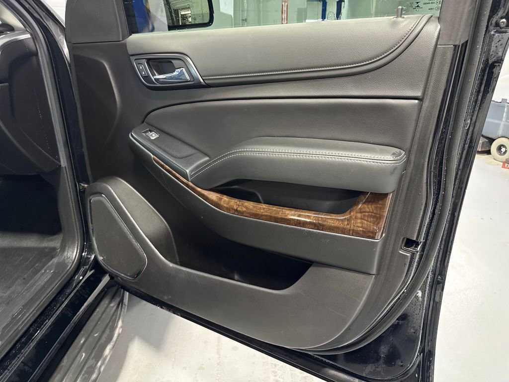 Used 2020 Chevrolet Tahoe 4WD image 32