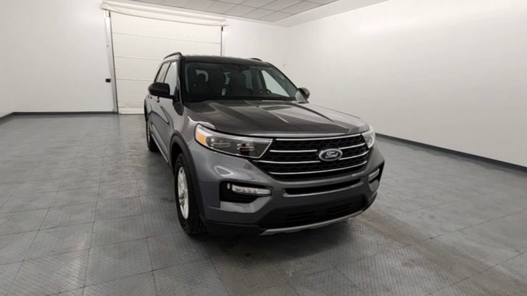 Used 2023 Ford Explorer XLT w/ Equipment Group 202A image 2