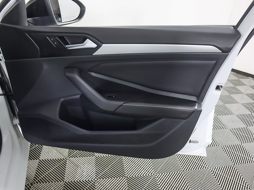 Used 2023 Volkswagen Jetta Sport image 20