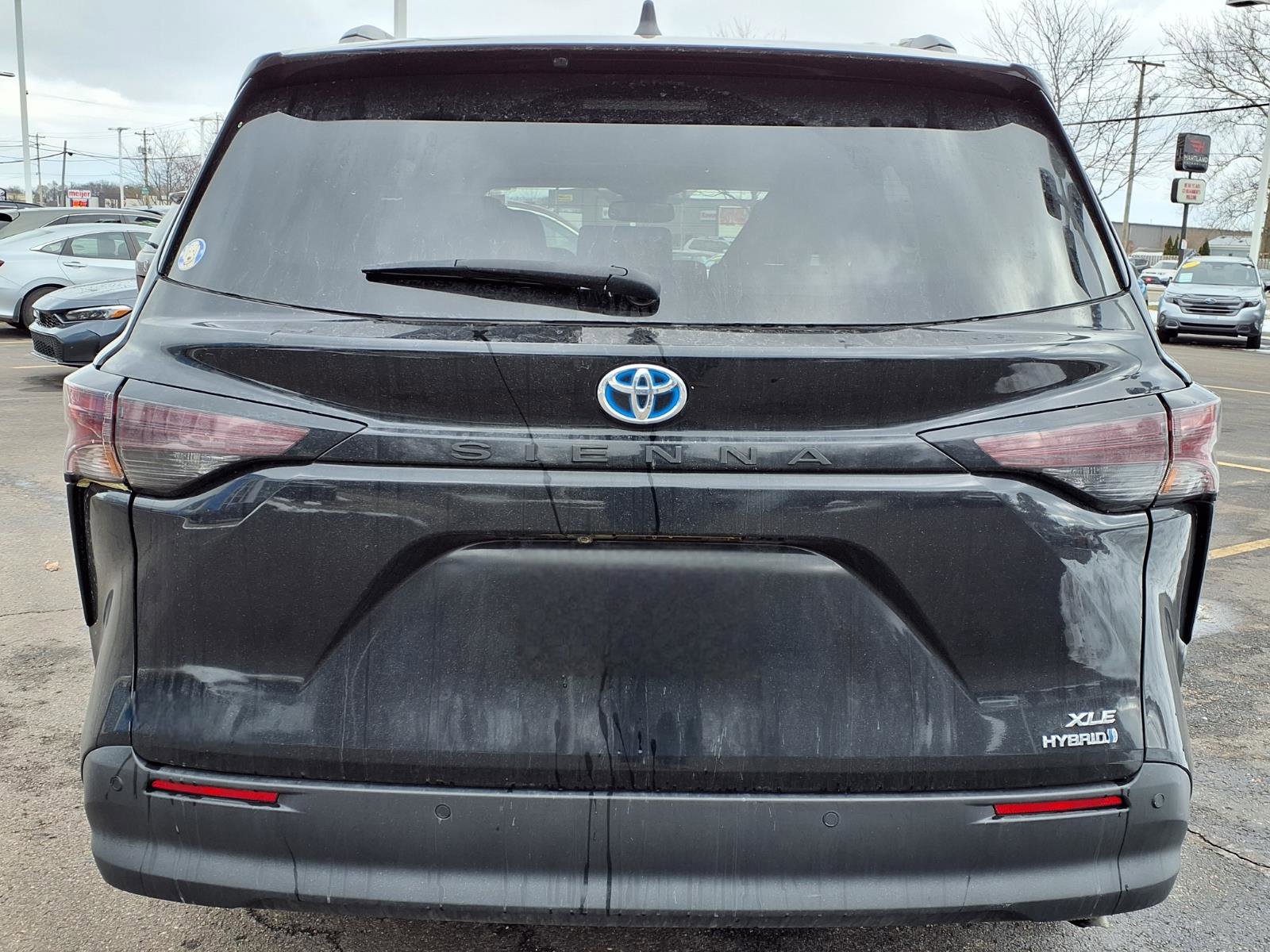 Used 2024 Toyota Sienna XLE image 10