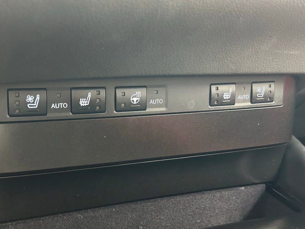 Used 2023 Lexus ES 300h F Sport image 15