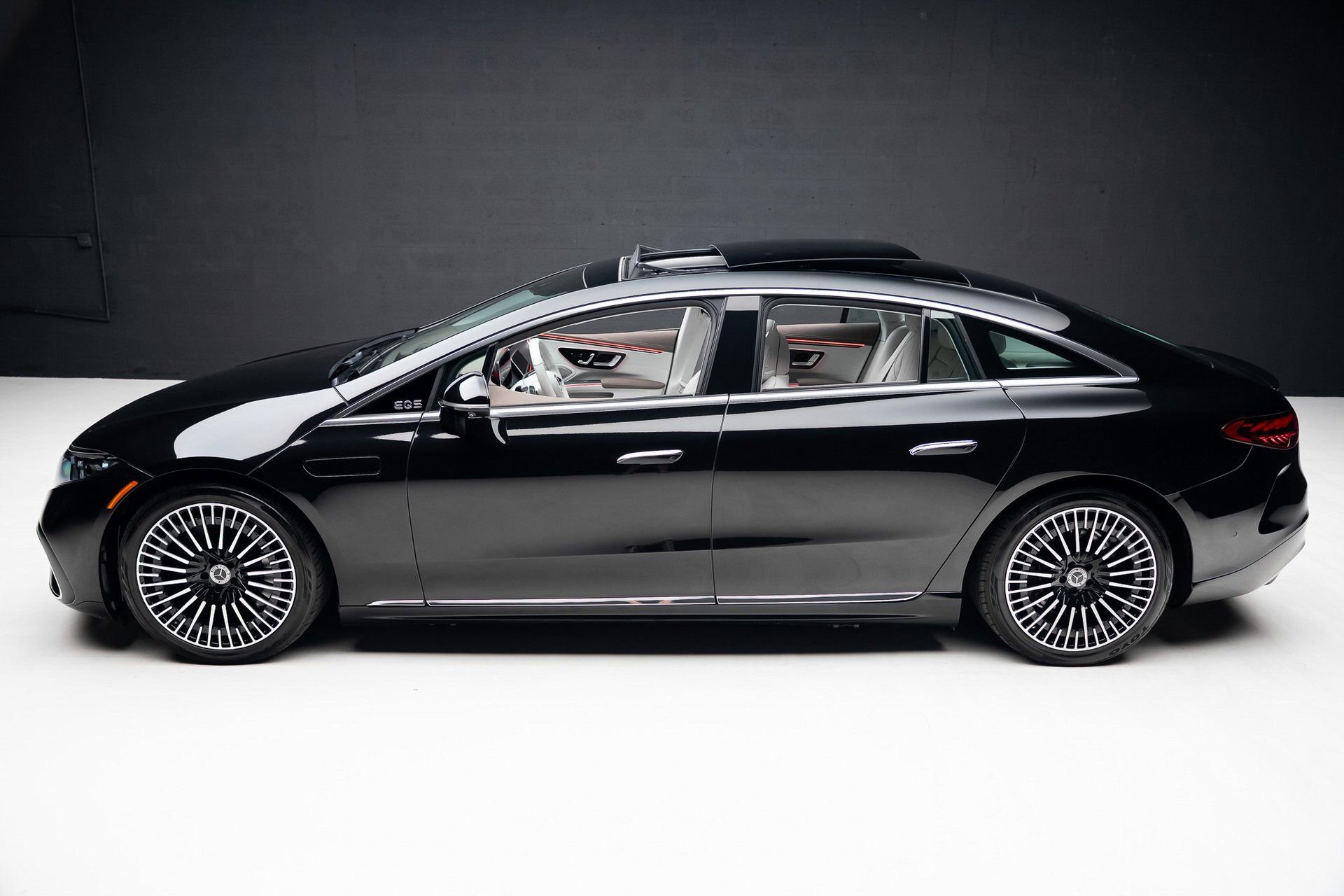 Used 2023 Mercedes-Benz EQS 450+ Sedan w/ AMG Line Exterior Package image 16