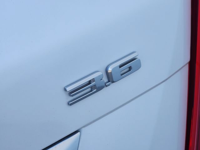 Used 2018 Cadillac XT5 Luxury w/ Driver Awareness Package FWD image 10