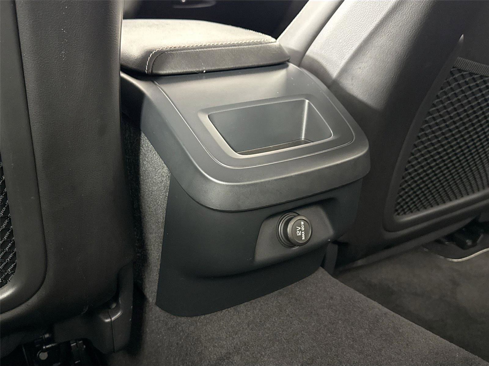 Used 2019 Volvo S60 T5 R-Design image 37