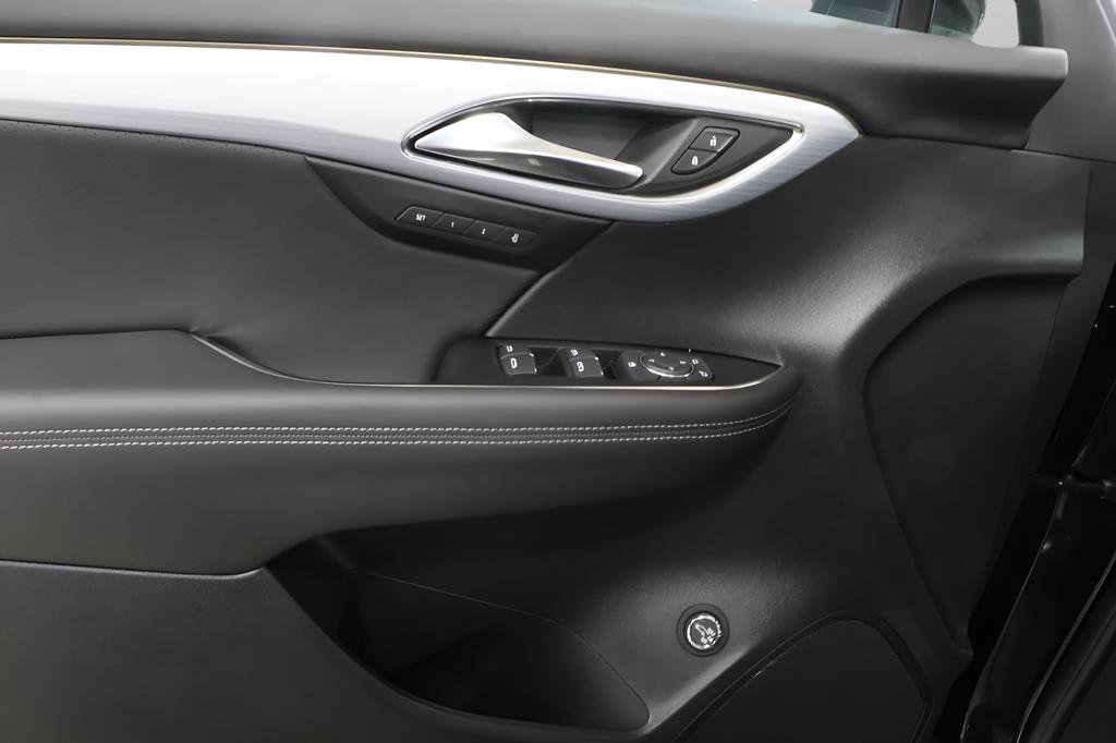 Used 2024 Buick Envision Avenir image 24