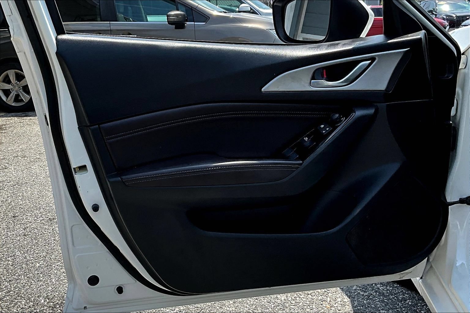 Used 2018 MAZDA MAZDA3 Touring FWD image 20