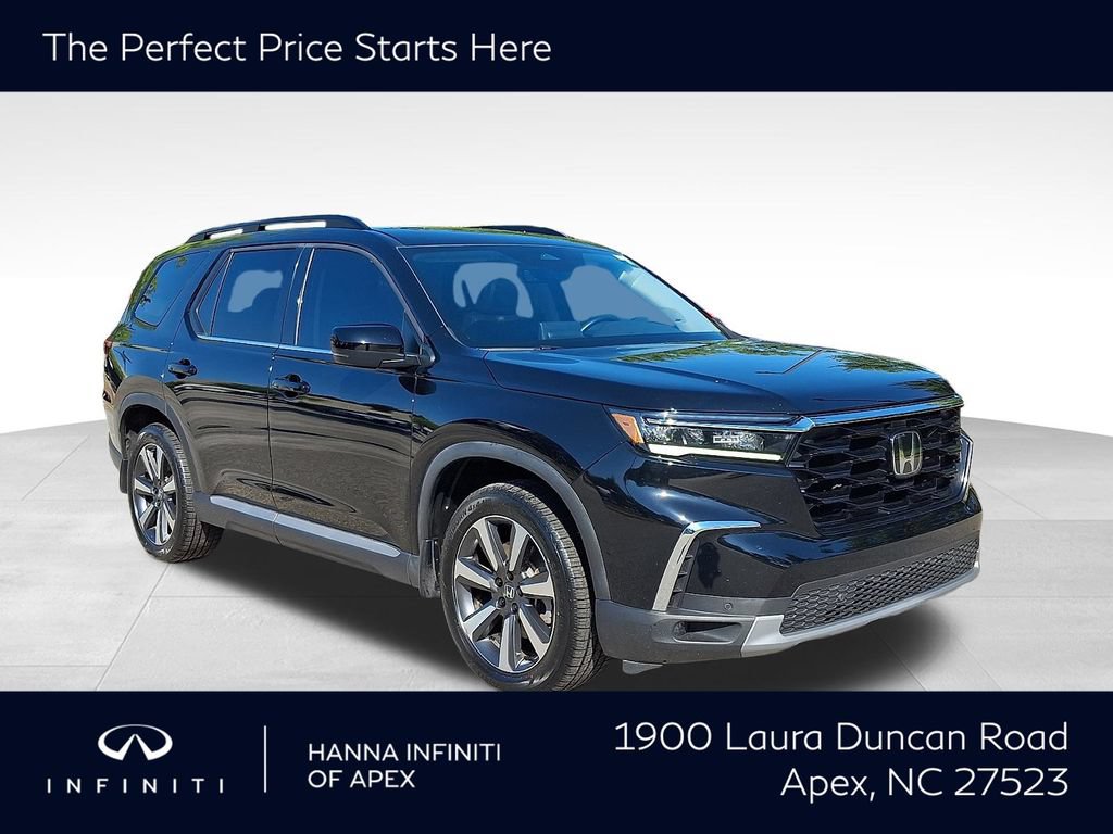 Used 2024 Honda Pilot Touring image 1