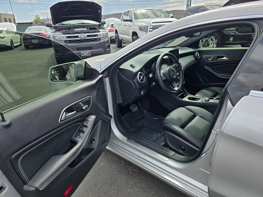 Used 2018 Mercedes-Benz CLA 250 4MATIC image 19