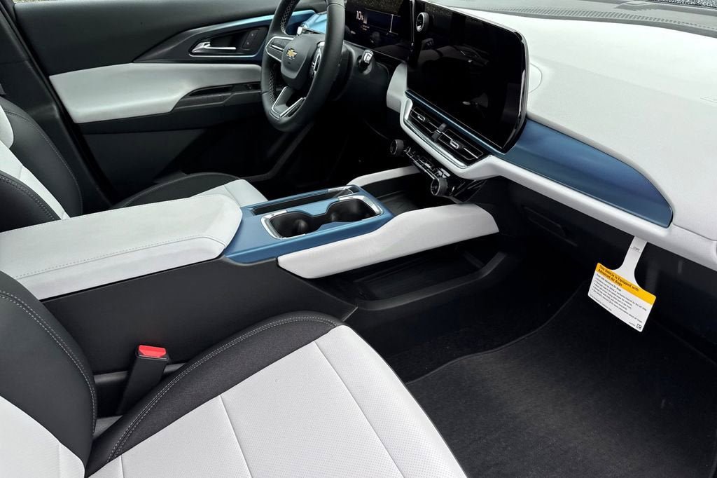 New 2026 Chevrolet Equinox EV LT w/ LPO, Blackout Package FWD image 15