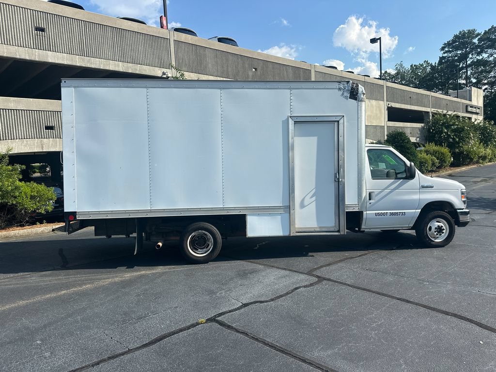Used 2019 Ford E-450 and Econoline 450 Super Duty w/ Power Windows & Locks Group RWD image 8