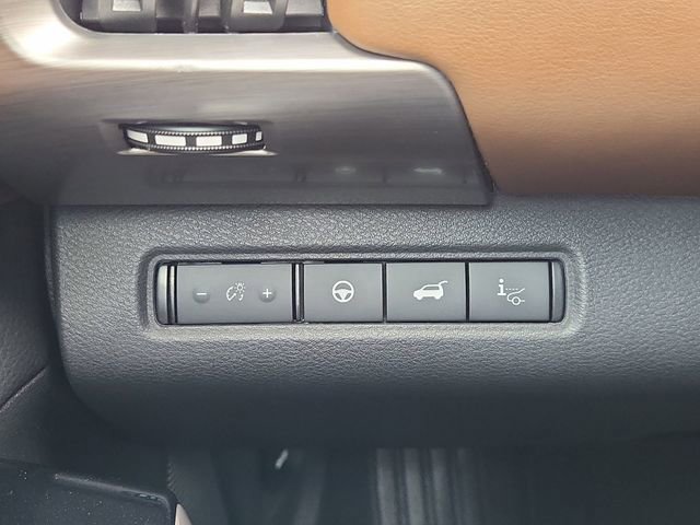 Used 2023 Nissan Pathfinder Platinum AWD/4WD image 18