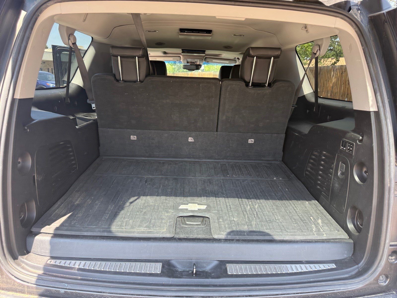 Used 2018 Chevrolet Suburban Premier AWD/4WD image 32
