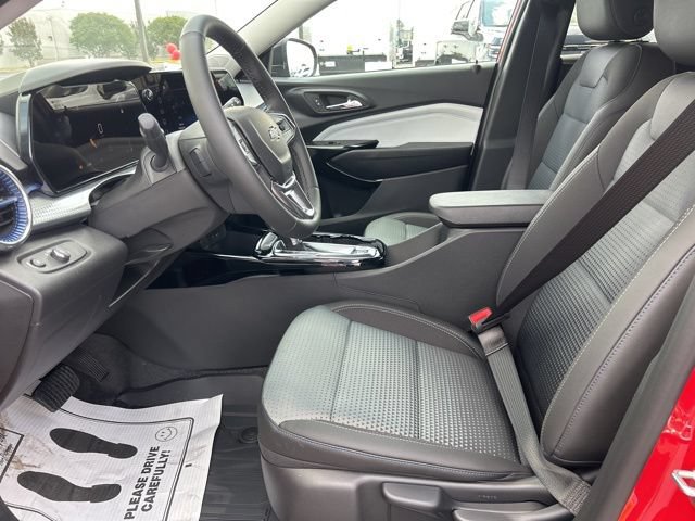 New 2026 Chevrolet Trax LT w/ Midnight Edition FWD image 15