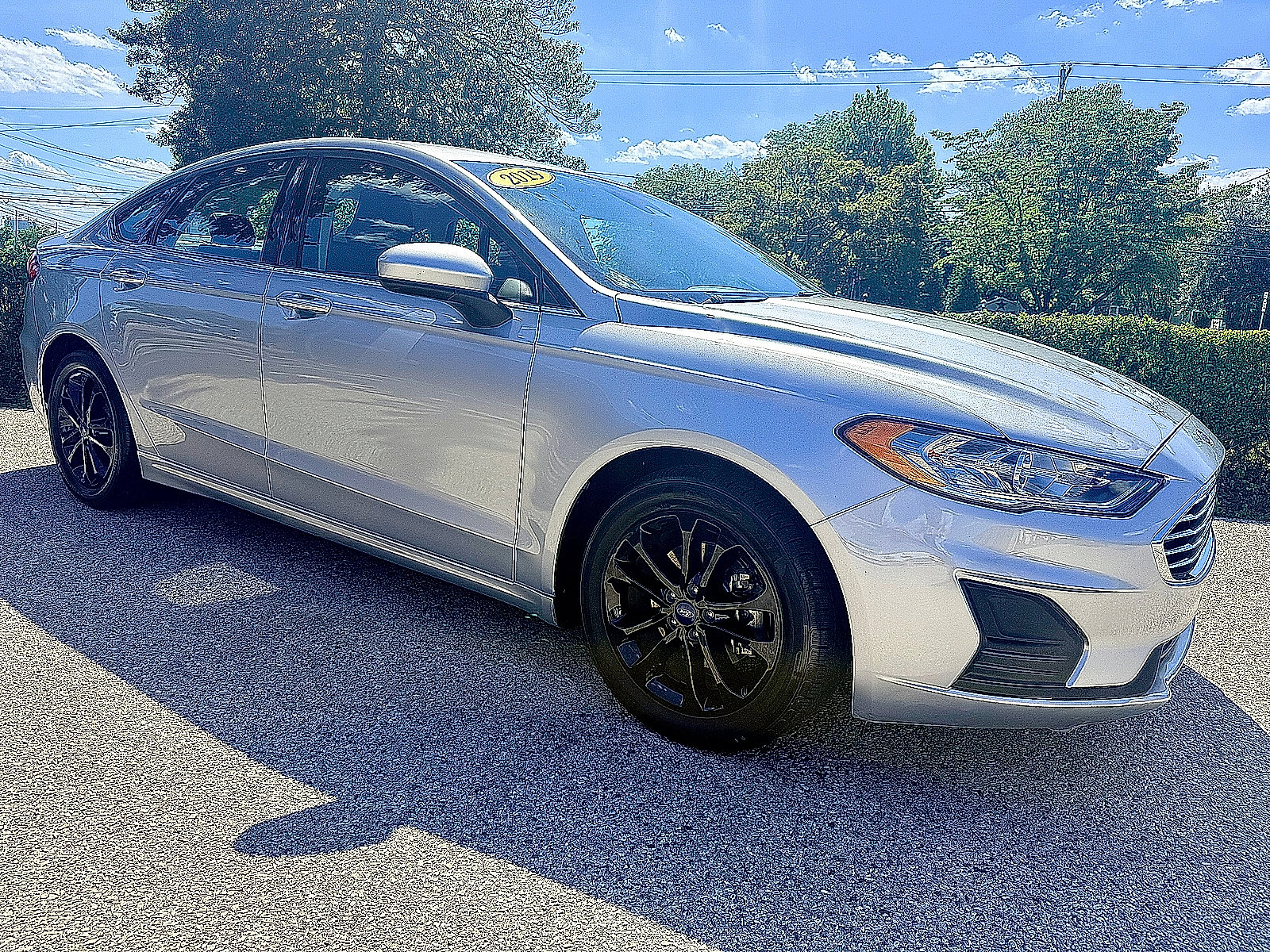 Used 2019 Ford Fusion SE FWD image 2