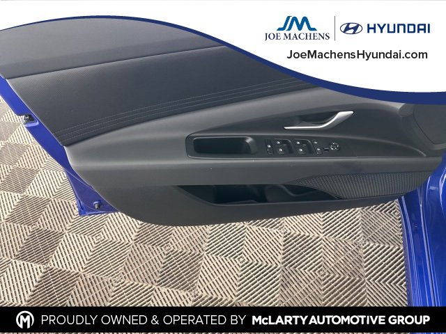 Used 2025 Hyundai Elantra SE image 22