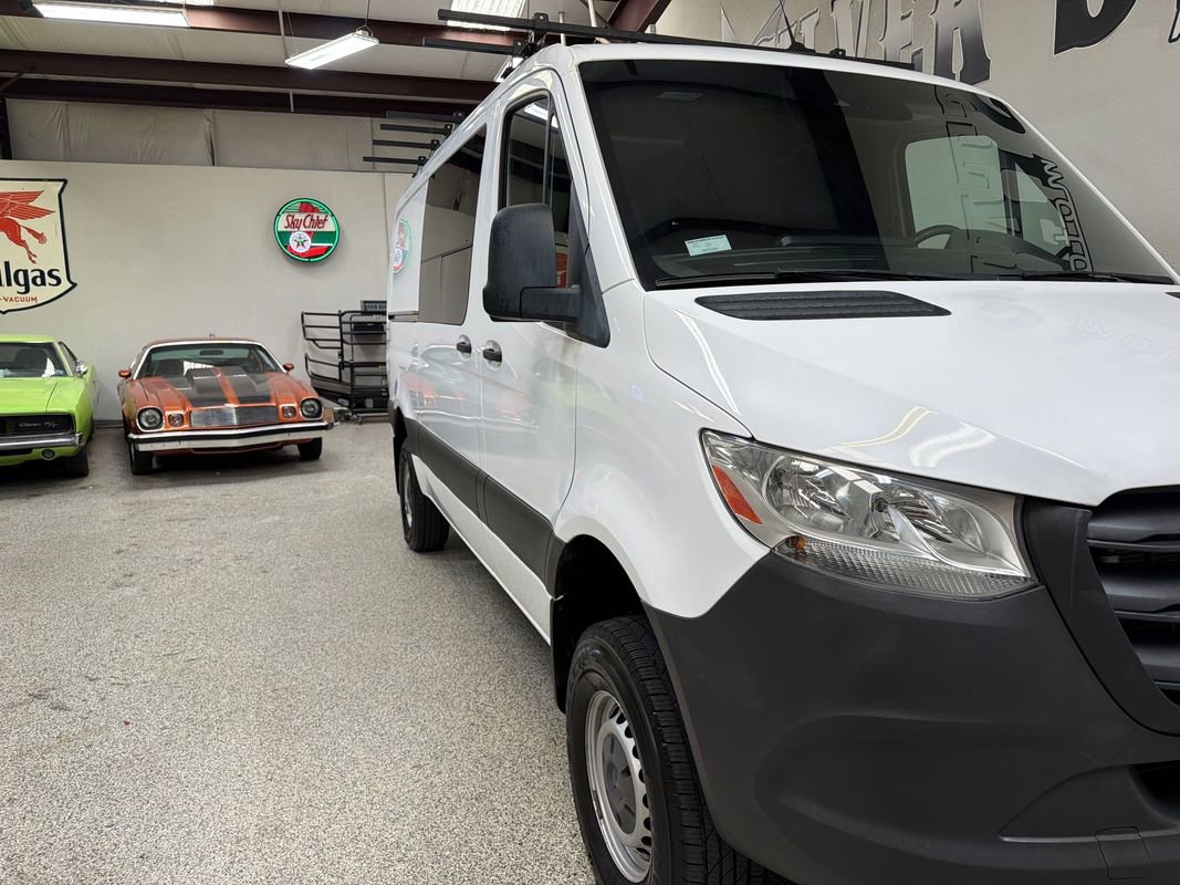 Used 2020 Mercedes-Benz Sprinter 2500 image 34