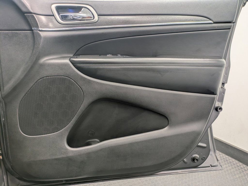 Used 2018 Jeep Grand Cherokee Limited image 28