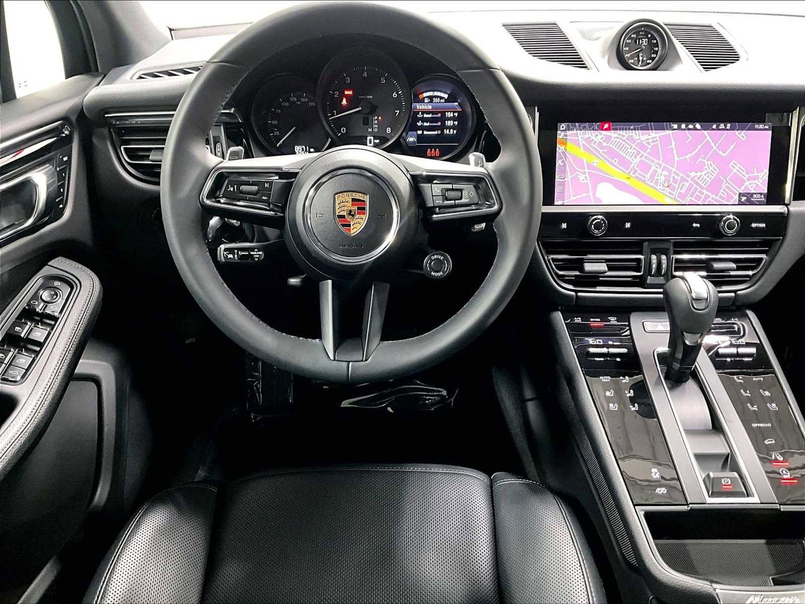 Used 2025 Porsche Macan image 16