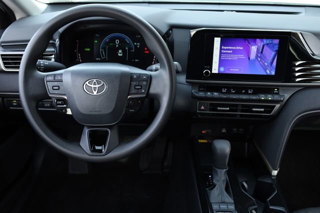 Used 2025 Toyota Camry LE image 12