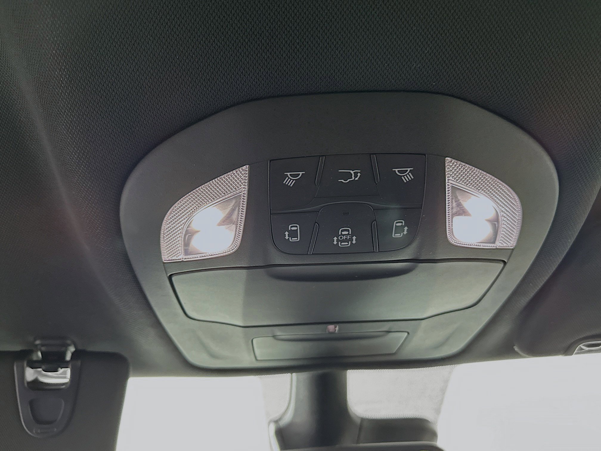 Used 2025 Chrysler Pacifica Select image 18