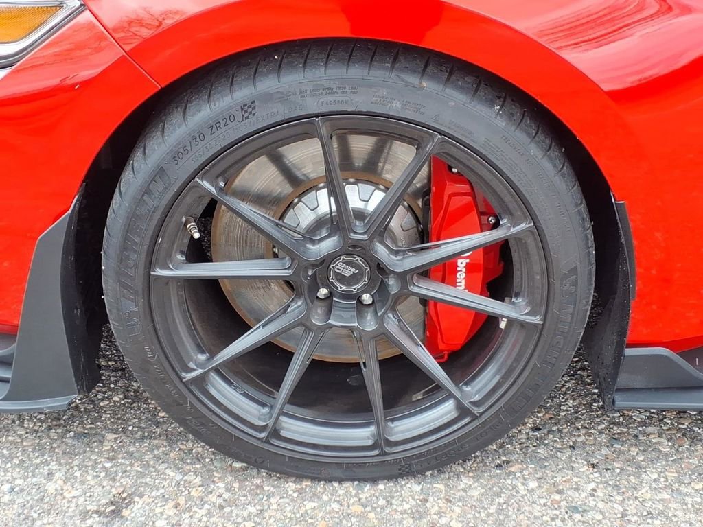 Used 2021 Ford Mustang Shelby GT500 w/ Technology Package RWD image 9